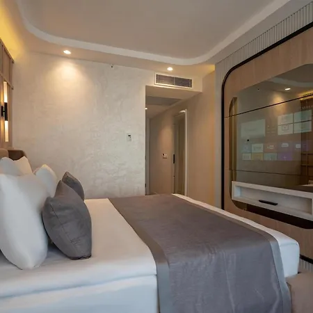 Hotel Awen Lara 3*