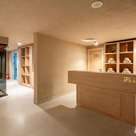 Awen Lara Hotel 3*