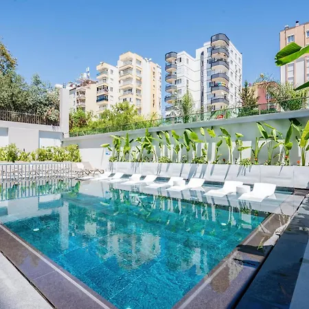 Awen Lara Hotel 3*