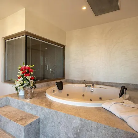 Hotel Awen Lara 3*